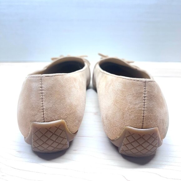 Talbots Tan Suede Leather Pointed Toe Loafer Flats with Tasseled Bows Size 6.5M - Picture 8 of 10